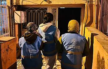 Siirt'te ''Komşum Projesi'' Sürüyor: Öğrenciler Her Akşam Kapı Kapı Umut Taşıyor