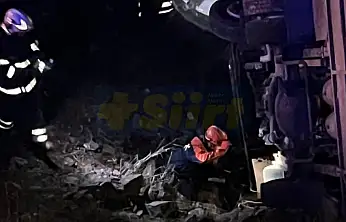 Siirt'te maden işçilerini taşıyan otobüs uçuruma devrildi: 2'si ağır 15 yaralı