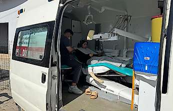 Siirt'te Mobil Diş Sağlığı Hizmeti Tuzkuyusu Köyü'nde Vatandaşlarla Buluştu