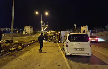Siirt'te Otogar Mevkiinde İki Araç Çarpıştı: 2 Yaralı