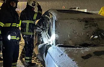 Siirt'te Otomobil İle Kepçe Çarpıştı: 5 Yaralı