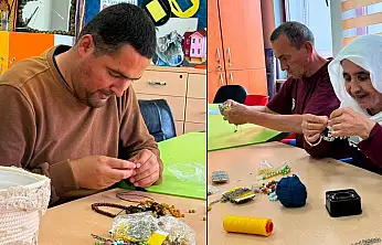 Siirt'te Özel Bireyler Takı Yapım Etkinliğinde Yeteneklerini Sergiledi