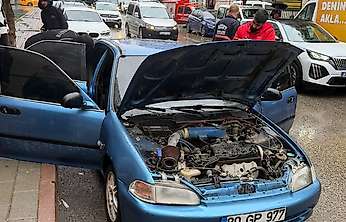 Siirt'te Park Halindeki Otomobilin Direksiyon ve Göğüs Kısmı Yandı