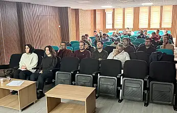 Siirt'te sağlık çalışanlarına tütün bağımlılığıyla mücadele eğitimi