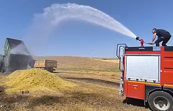 Siirt'te saman yüklü römorkta yangın çıktı