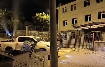 Siirt'te Sinek, Haşere ve Kenelere Karşı İlaçlama Çalışmaları Sürüyor