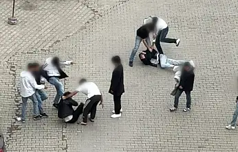 Siirt'te Sokak Ortasında Kavga: 3 Kişi Yaralandı