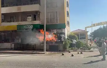 Siirt'te Tarım Kredi Kooperatif Marketi Önünde Yangın Paniği