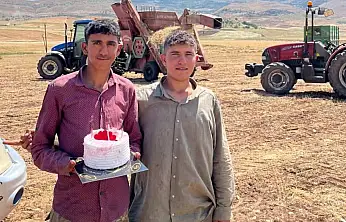 Siirt'te Tarlada Çalışan Gence Doğum Günü Sürprizi