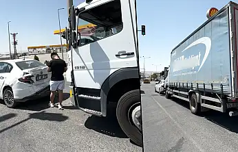 Siirt'te TIR Otomobile Arkadan Çarptı: Araçta Hasar Oluştu