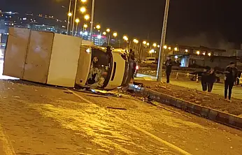 Siirt'te trafik kazası: Kamyonet ile hafif ticari araç çarpıştı, 2 yaralı