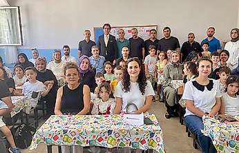 Siirt'te Uyum Haftası Başladı: Veliler Çocuklarıyla Aynı Sırayı Paylaştı