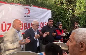 Siirt'te Vatandaşlara Aşure İkram Edildi, Birlik ve Beraberlik İçin Dua Edildi