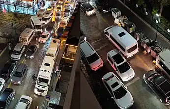 Siirt'te Yağış ve Mesai Çıkışı Trafiği Kilitledi