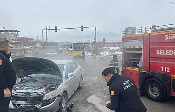 Siirt'te Yayalara Çarpmamak İçin Kaza Yaptı: 2 Yaralı