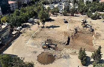 Siirt'te Yeni Öğretmenevi İçin İlk Kazma Vuruldu