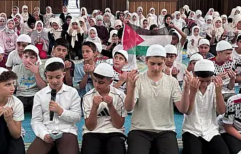 Siirt'te Yüzlerce Çocuk Camiye Yürüdü