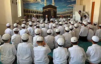 Siirt Tİllolu Seyda Diyaüddin Mücahidi, Kozluk'ta Hafızlık Kursu Öğrencileriyle Buluştu