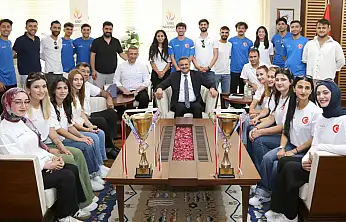 Siirt Üniversitesi Halk Oyunları Takımı İki Kategoride Türkiye Şampiyonu Oldu