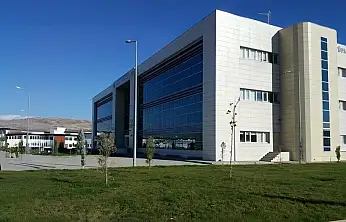 Siirt Üniversitesi Kütüphanesi Yaz Tatili Çalışma Saatlerini Açıkladı