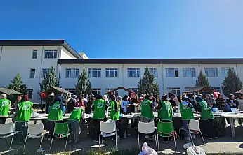 Siirt Üniversitesi'nde Gazze ve İhtiyaç Sahipleri İçin Kermes Düzenlendi