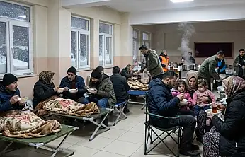 Siirt Valiliği'nden Kış Tedbiri: Yolda Kalanlar İçin Yardım Hattı Oluşturuldu