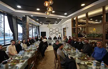 Siirt Valisi Dr. Kemal Kızılkaya '10 Ocak Çalışan Gazeteciler Günü' dolayısıyla basın mensuplarıyla bir araya geldi