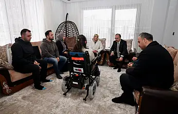 Siirt Valisi Kızılkaya, medikal desteği yerinde verdi: 19 cihaz evlere ulaştı