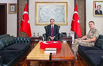 Siirt Valisi Kızılkaya, Yeni Siirt İl Jandarma Komutanı Tuğgeneral Ceylan Yaman'ı Kabul Etti