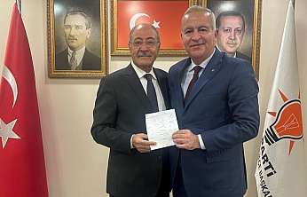 Siirtli Eğitimci Servet Bakırcı AK Parti'ye Katıldı