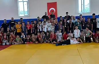 Siirtli Güreşçi Muhammed Rasim Çokal Türkiye Şampiyonası'na Katılma Hakkı Kazandı