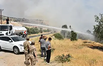 Şırnak-Siirt Kara Yolunda Orman Yangını Kontrol Altına Alındı
