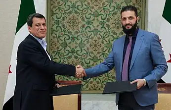 Suriye'den tarihi karar: Kürtçe ulusal dil oldu, Nevruz resmi tatil ilan edildi