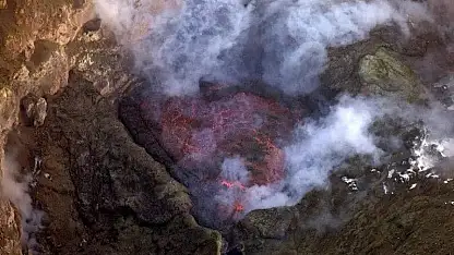 Antarktika'daki Erebus Yanardağı'nın Sıra Dışı Sırrı: Her Gün Atmosfere Altın Saçıyor