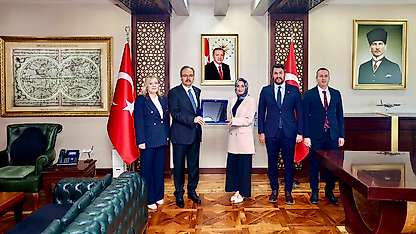 Siirt'te Ahilik Sancağı Vali Kızılkaya'ya Takdim Edildi