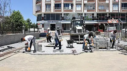 Siirt Yenimahalle'de Bağlantı Yolunda Parke Çalışması Sürüyor