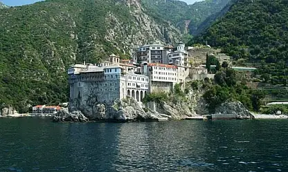 AB Topraklarında Yüzyıllık Yasak: Yalnızca Erkeklerin Yaşadığı Adaya Kadınların Girişi Yasak