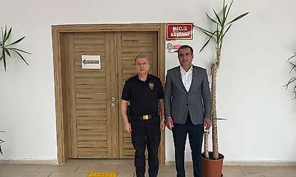 Siirt Emniyet Müdürü Mehmet Özdemir, Siirt İl Genel Meclis Başkanı Hasan Carlık'ı makamında ziyaret etti
