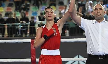 Siirtli Berat Yıldırım U-15 Avrupa Boks Şampiyonası'nda Finale Yükseldi