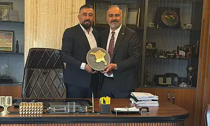 Siirtli iş insanı Yılmaz Konuk, ATEM'in yeni başkanı Burak Arpacı'yı tebrik etti