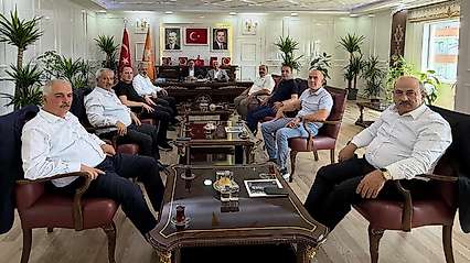AK Parti Siirt'te ilçe ve belde belediye başkanlarıyla toplantı yaptı