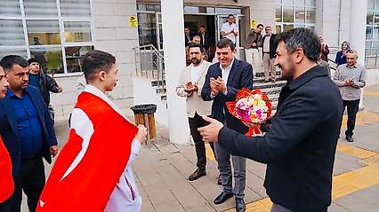Avrupa Şampiyonu Berat Yıldırım, Siirt'te Davul Zurnayla Karşılandı