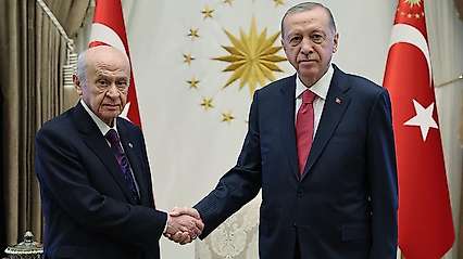 Bahçeli'den Erdoğan'ın yeniden adaylığına açık destek: 'Üçüncü defa cumhurbaşkanı seçilmesi mümkündür'