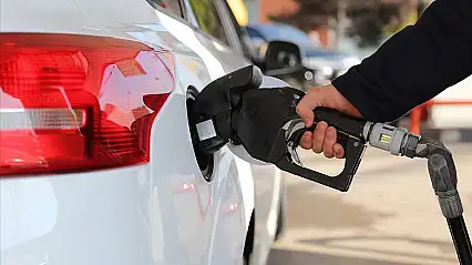 Benzinde İndirim Pompaya Yansıdı: Siirt'te Güncel Fiyatlar Belli Oldu
