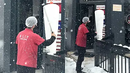 Bu da oldu: Siirtli dönerci kardan adam yerine kardan döner yaptı