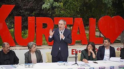 DEM Parti Siirt Milletvekili Tuncer Bakırhan Kurtalan'da Konuştu: 'Siirt'in Her Tarafı Baraj ama Suyu Yok'