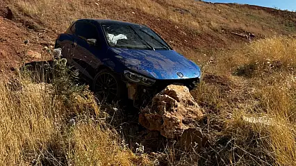 Güçlükonak-Siirt Yolunda Otomobil Şarampole Uçtu: 5 Kişi Yaralandı