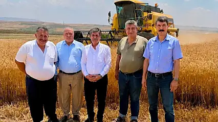 Kurtalan Belediye Eşbaşkanı Ali Rıza Bingöl, Hasat Sezonunda Çiftçilerle Buluştu