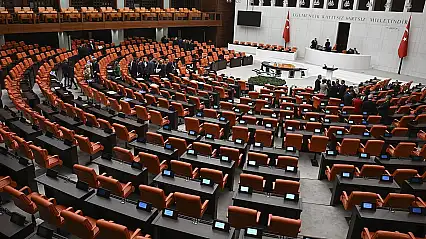 Meclis'te Dengeler Değişti: CHP Beşinci Parti Konumuna Geriledi