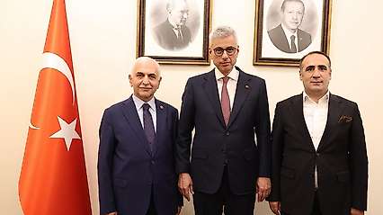 Mervan Gül, Sağlık Bakanı Memişoğlu ile Siirt'in Sağlık Yatırımlarını Görüştü